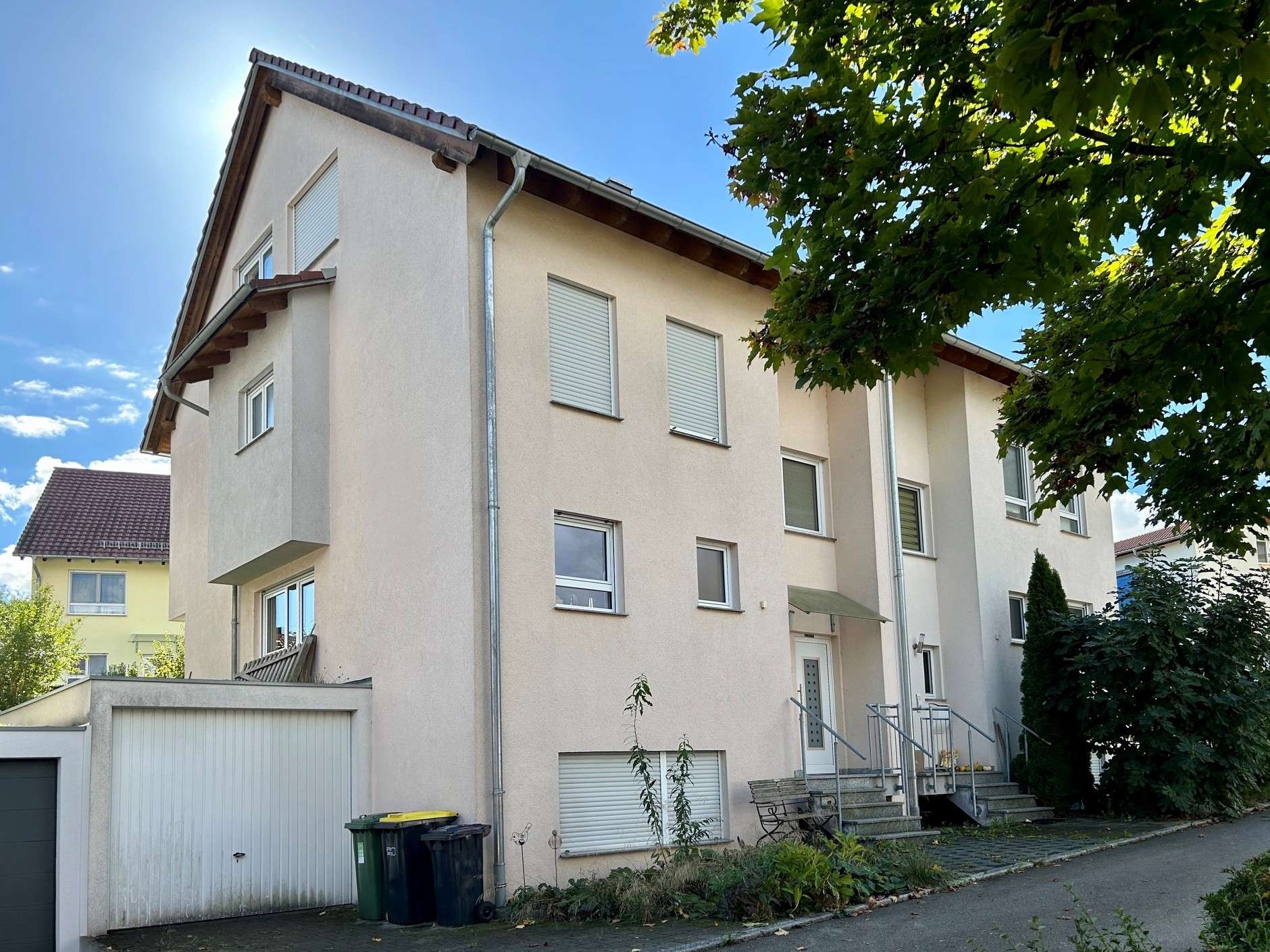 Provisionsfreie Doppelhaushälfte mit Garage und Stellplatz